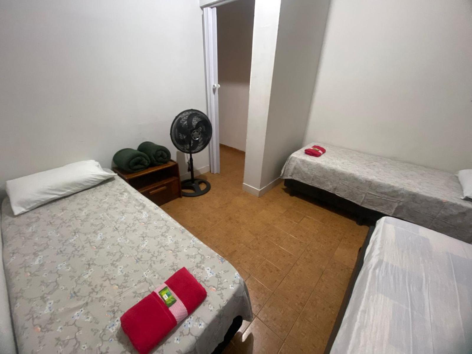 Casas de Temporadas - Hotel Recanto do Sossego Uberlândia Quarto foto